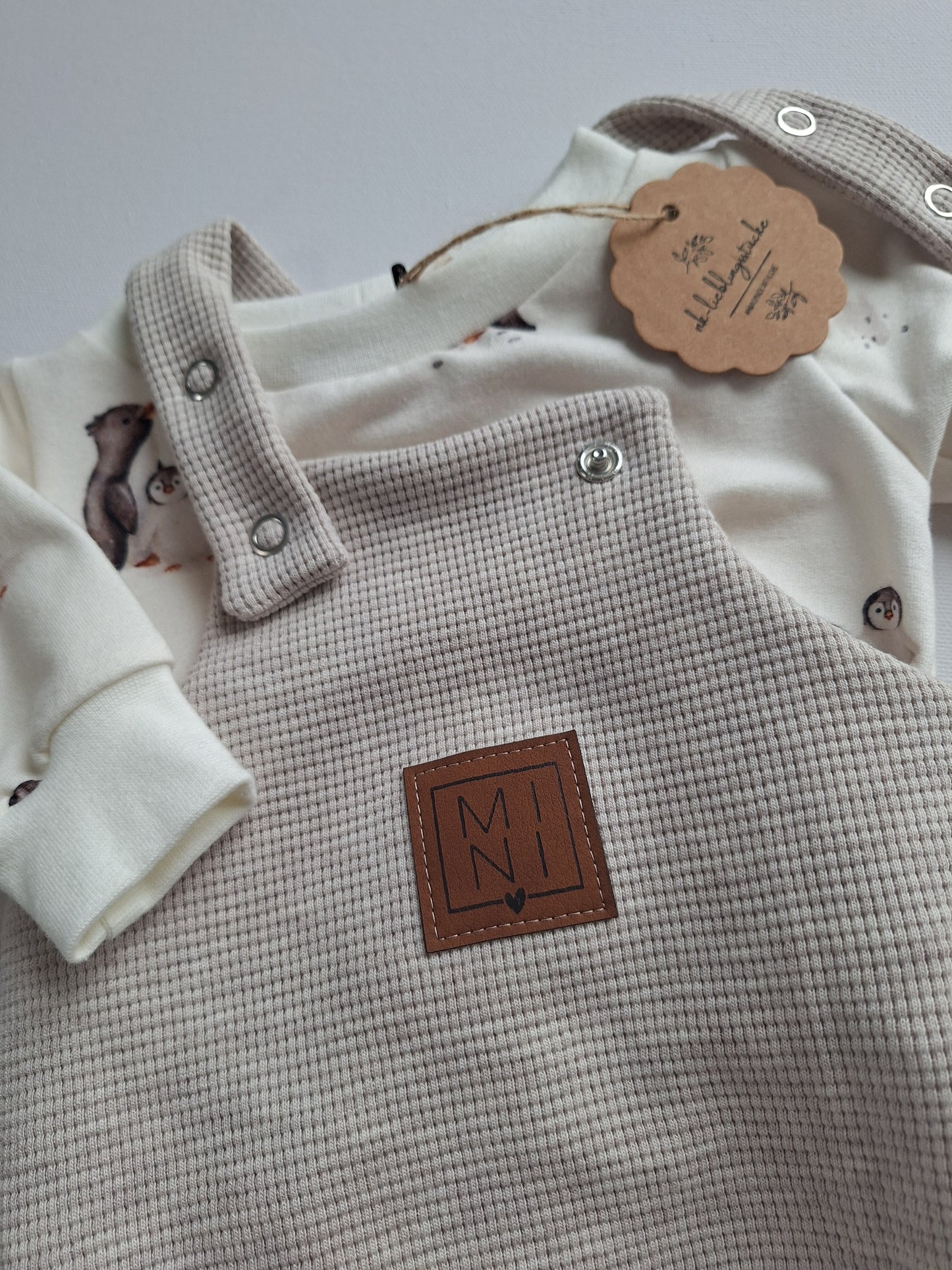 Latzhose "Waffeljersey" (verschiedene Farben)