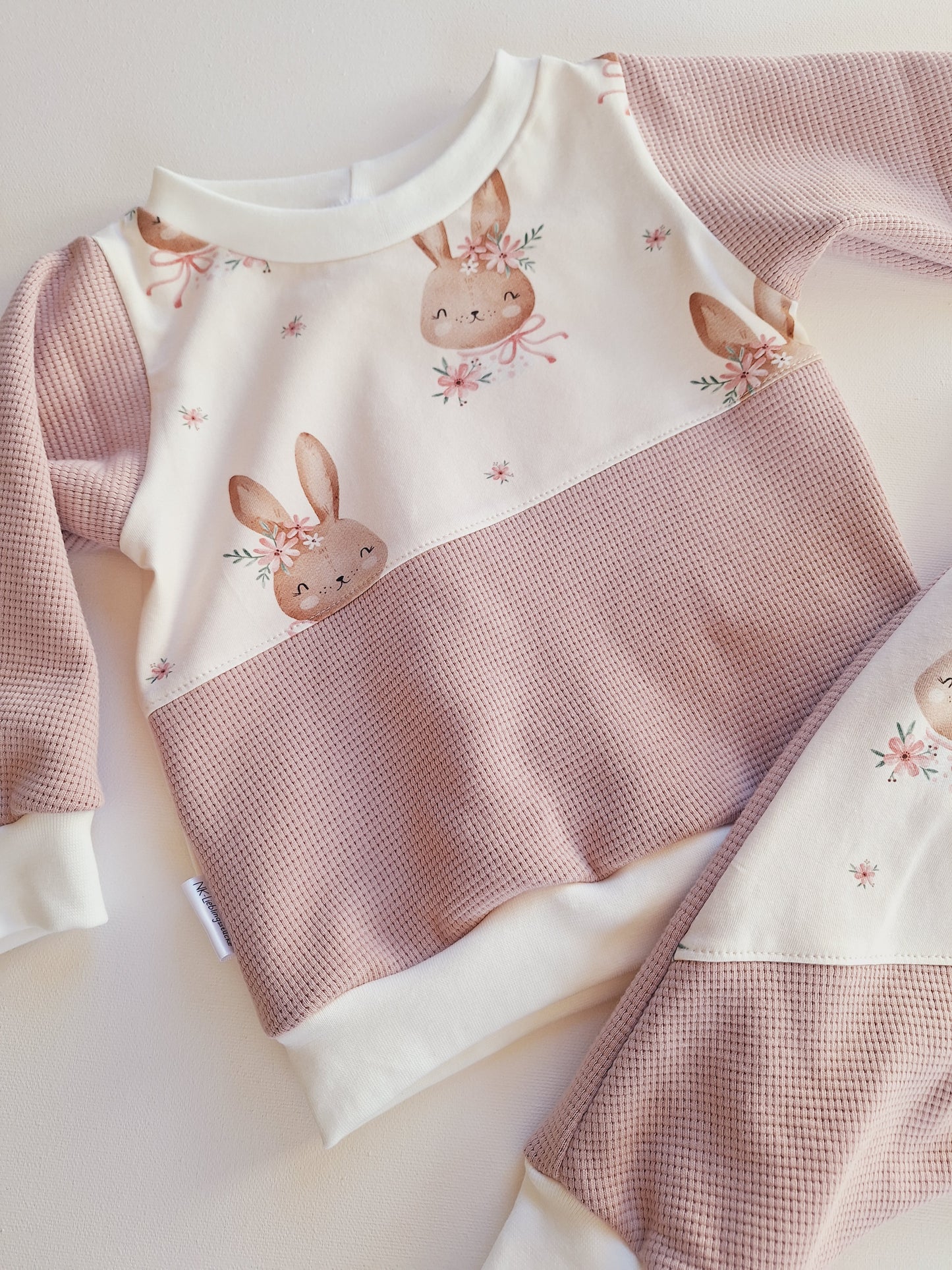 SET Sweater und Mitwachshose "Hasenmädchen" (Größe 80)