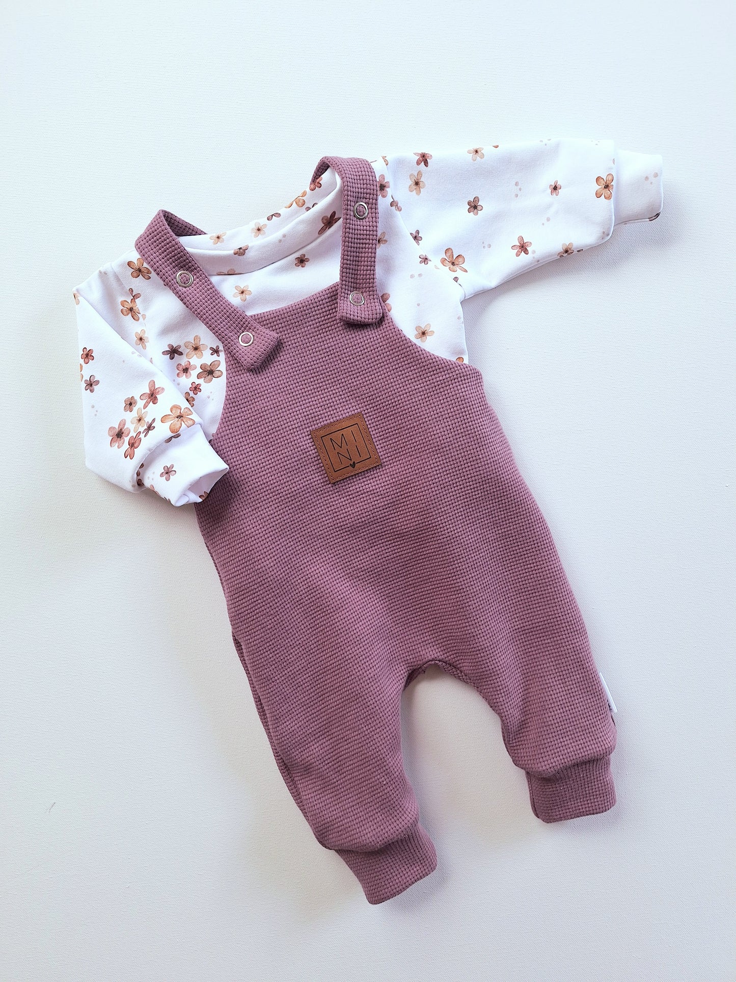 Latzhose "Waffeljersey" (verschiedene Farben)