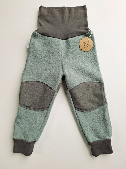 Walkhose mit Softshell-Patches Größe 92 und 104