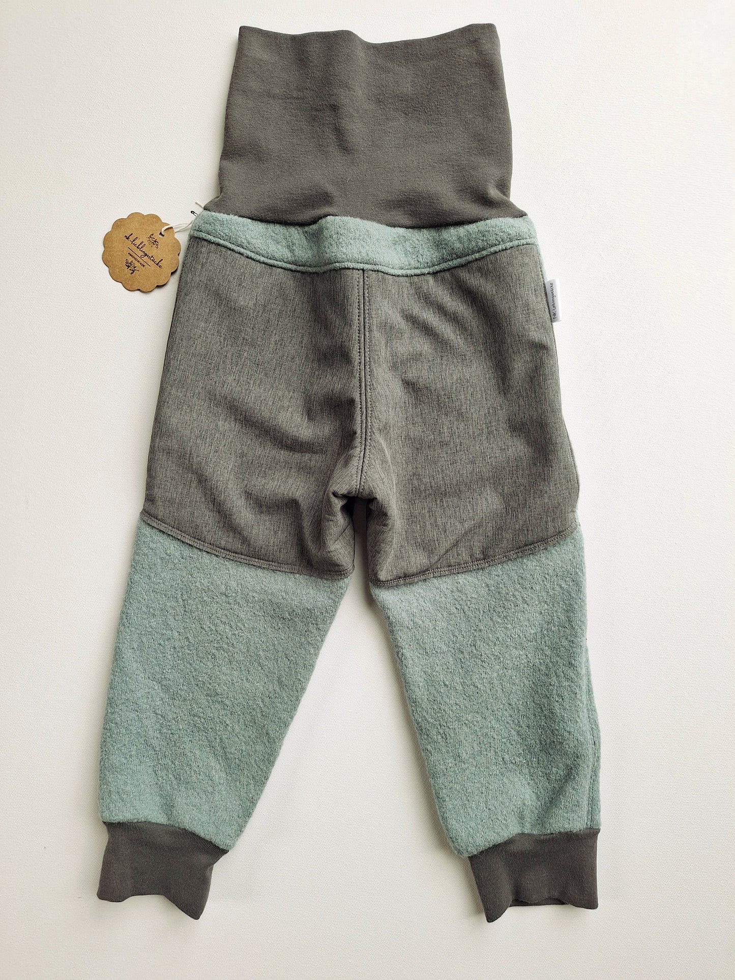 Walkhose mit Softshell-Patches Größe 92 und 104