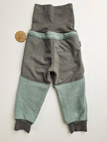 Walkhose mit Softshell-Patches Größe 92 und 104