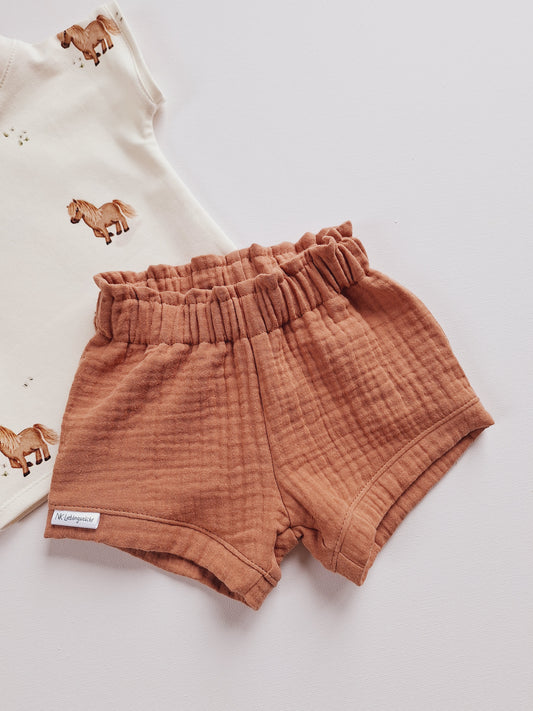 Musselin-Sunny Shorts Camel Gr. 116