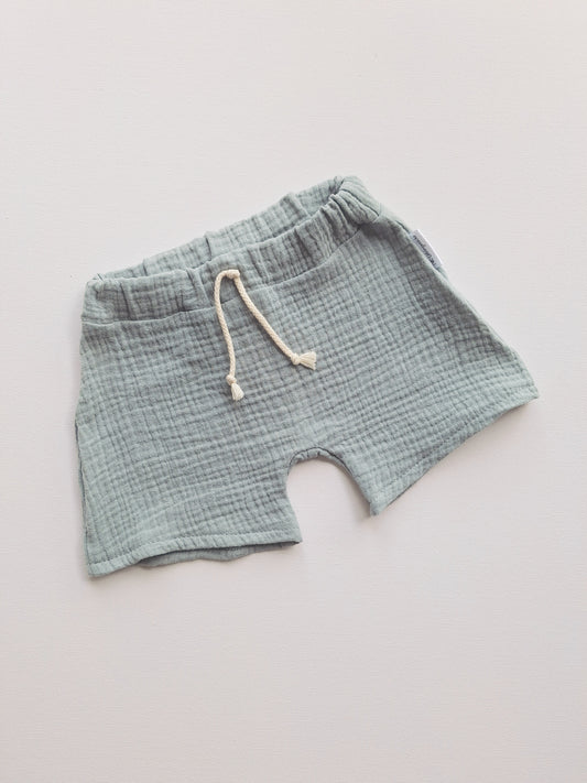 kurze Musselinhose salbei