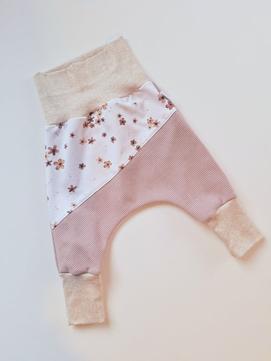 Mitwachshose "Blumen" Waffeljersey altrosa