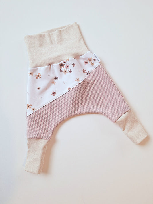 Mitwachshose "Blumen" Waffeljersey altrosa