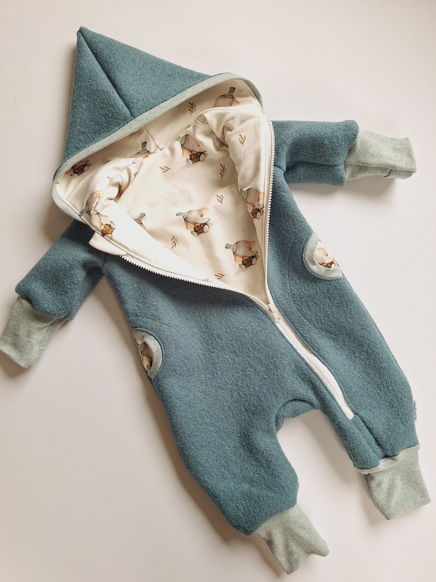 Wollwalk-Overall Salbei "Elefantastisch" (74)