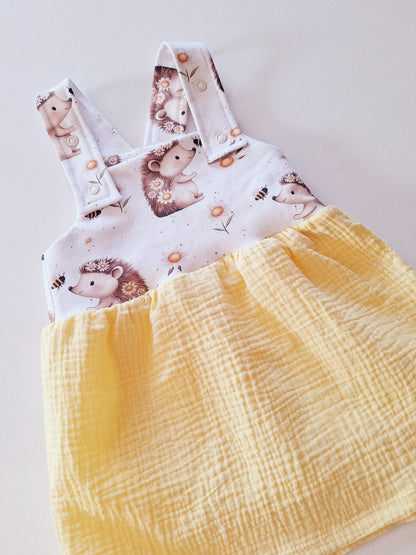 Latzkleid (verschiedene Designs)