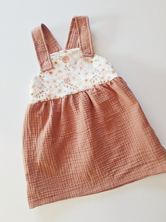 Latzkleid "Blumen", Gr. 98