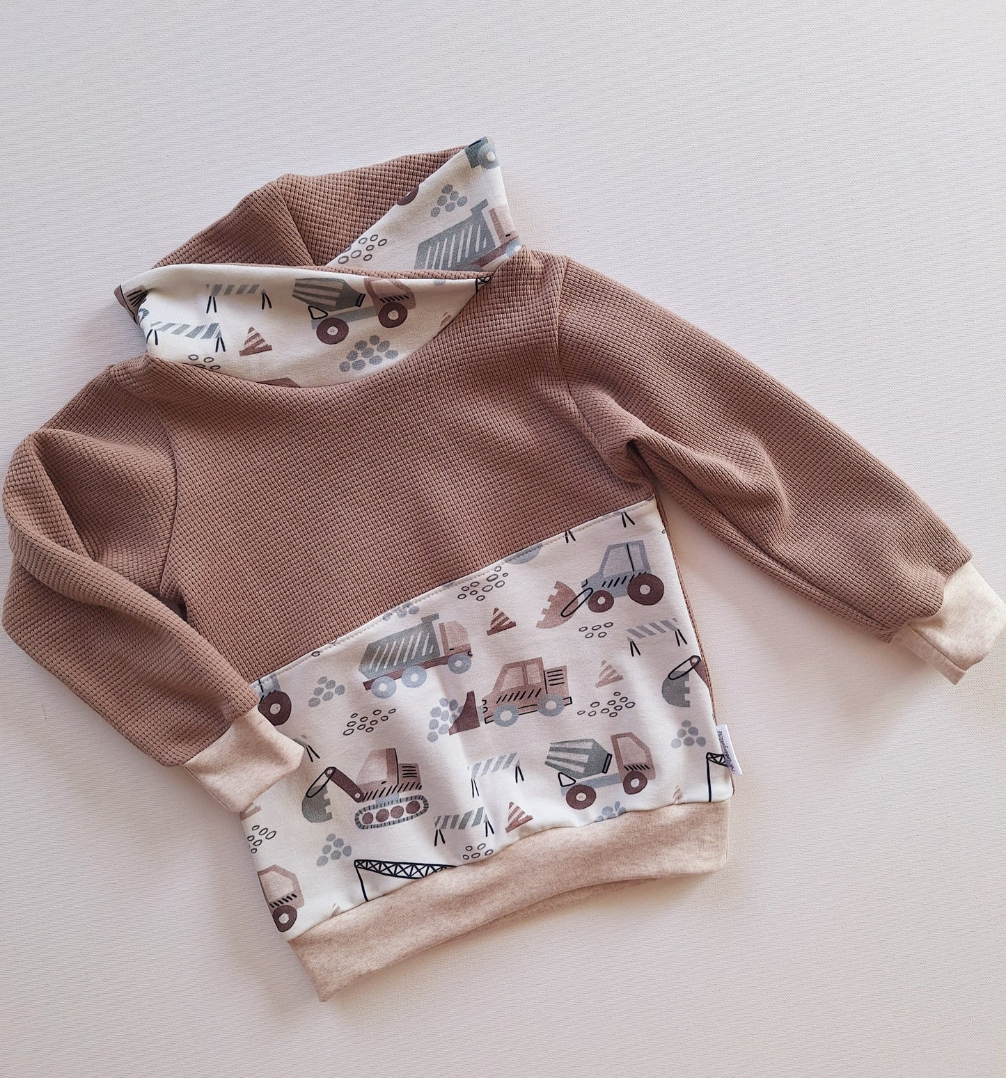 Sweater Wickelkragen "Baustelle" 98